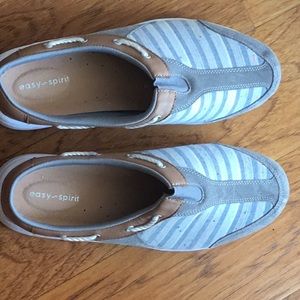 Women’s Easy Spirit 9.5 M Slip-On’s